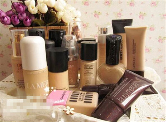 过期的粉底液还能干嘛 粉底液 过期 彩妆 第3张 过期的粉底液还能干嘛 粉底液 过期 彩妆 第3张