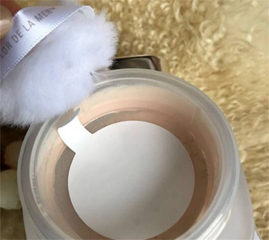 海蓝之谜蜜粉好用吗，怎么用  蜜粉 海蓝之谜 彩妆 第4张