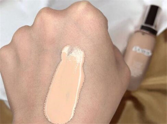 海蓝之谜粉底液怎么样，色号怎么选  粉底液 海蓝之谜 彩妆 第3张