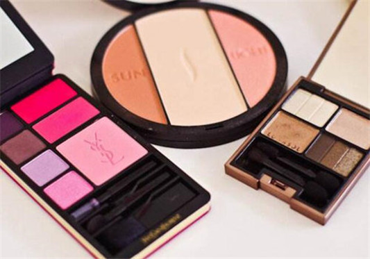 眼影放了5年还能用吗，过期了怎么用