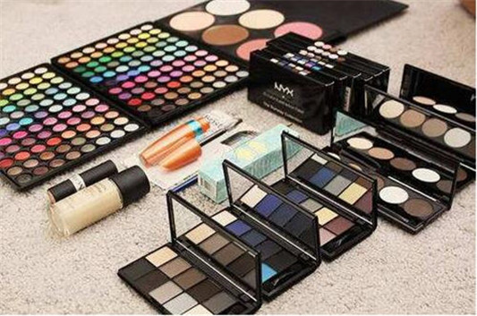 眼影放了5年还能用吗，过期了怎么用  眼影 彩妆 第5张