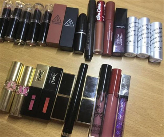 口红保质期一般多久,过期了还能用吗 口红 保质期 彩妆 第3张 口红保质期一般多久,过期了还能用吗 口红 保质期 彩妆 第3张