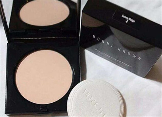Bobbi brown芭比波朗的粉饼怎么样 几款口碑粉饼分析