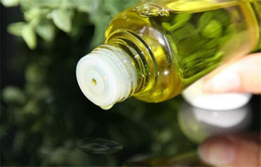 橄榄油卸妆有刺痛感怎么回事 要怎么缓解  卸妆 橄榄油 彩妆 第3张