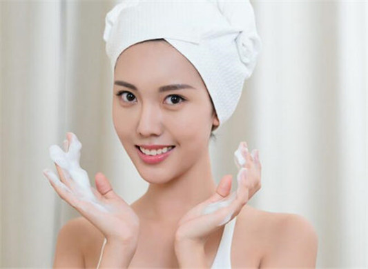 橄榄油卸妆有刺痛感怎么回事 要怎么缓解  卸妆 橄榄油 彩妆 第5张