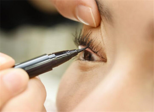 内眼线卸不干净怎么办 几个小技巧值得学习