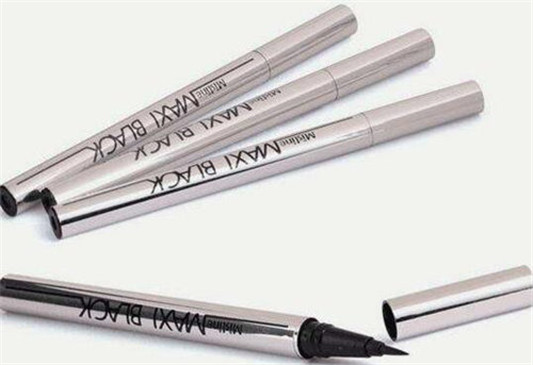 mistine的眼线晕染严重是真的么 眼线晕妆怎么补救