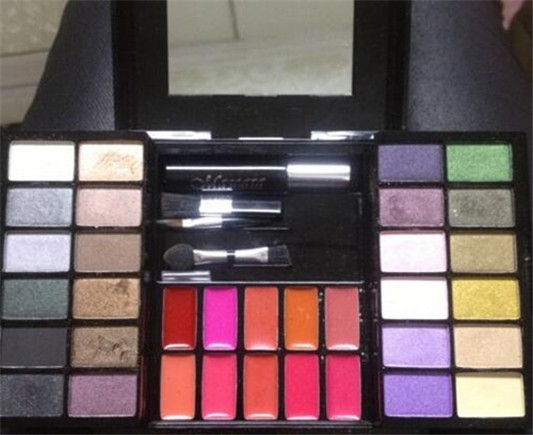 魔法城堡彩妆盒怎么样,多少钱——整盒测评 彩妆盒 魔法城堡 多少钱 彩妆 第3张 魔法城堡彩妆盒怎么样,多少钱——整盒测评 彩妆盒 魔法城堡 多少钱 彩妆 第3张