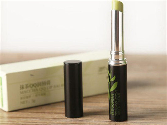 平价好用的保湿润唇膏 秋冬必囤的五款  润唇膏 保湿 平价 彩妆 第4张