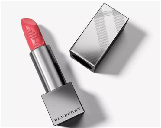 巴宝莉口红哪个国家的品牌 最热色号试色  巴宝莉 口红 彩妆 第1张