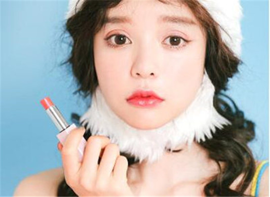 Ukiss悠珂思口红算劣质口红吗 孕妇可以用吗 Ukiss 悠珂思 口红 孕妇 彩妆 第1张 Ukiss悠珂思口红算劣质口红吗 孕妇可以用吗 Ukiss 悠珂思 口红 孕妇 彩妆 第1张