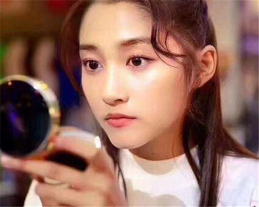 ysl羽毛气垫适合干皮吗 真实测评分享  ysl 羽毛气垫 干皮 彩妆 第4张