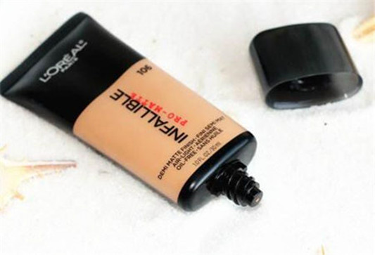 欧莱雅和露华浓粉底液哪个好用 这四点对比可以看出  粉底液 欧莱雅 露华浓 彩妆 第2张