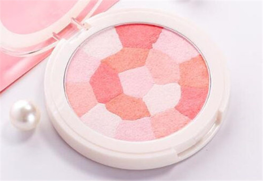 定妆粉跟腮红哪个先用 不同质地使用顺序不同  定妆粉 腮红 彩妆 第2张
