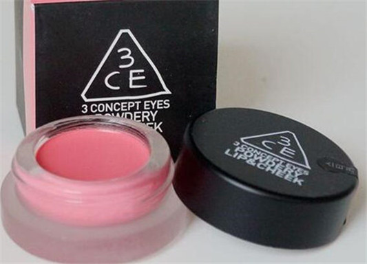 定妆粉跟腮红哪个先用 不同质地使用顺序不同  定妆粉 腮红 彩妆 第3张