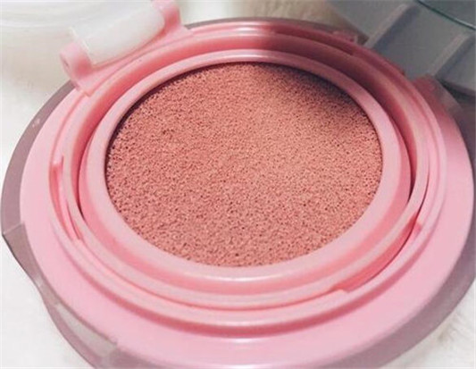 定妆粉跟腮红哪个先用 不同质地使用顺序不同  定妆粉 腮红 彩妆 第5张