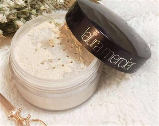 罗拉散粉到底好用吗,油皮可以用吗