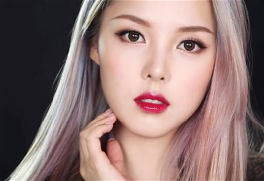 眉粉和眉笔哪个持久更自然