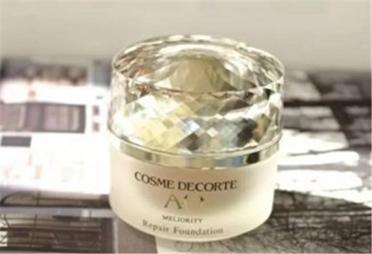 日系和欧美系粉底液哪个牌子好