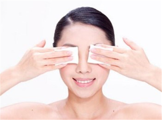 卸妆乳可以用在眼部吗 这些卸妆误区不要踩