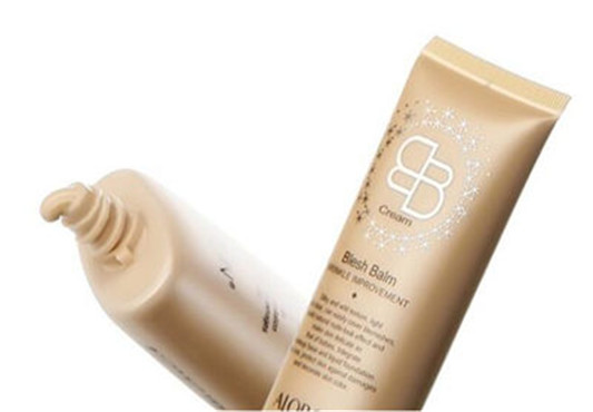 素颜霜伤害大还是bb霜 哪个用着效果好呢  素颜霜 bb霜 伤害 彩妆 第2张