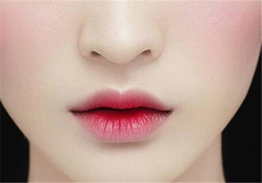 嘴型不好看怎么化好看 这几种唇妆弥补缺点