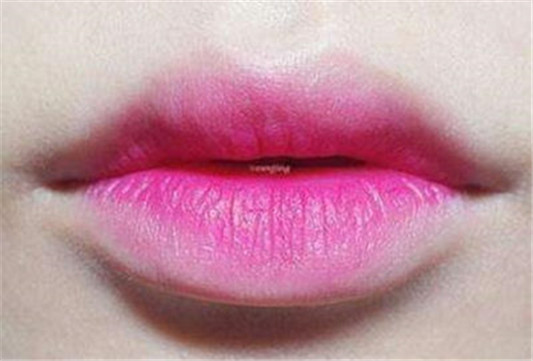 嘴型不好看怎么化好看 这几种唇妆弥补缺点  嘴型 缺点 唇妆 彩妆 第2张