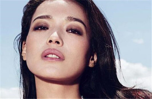 嘴巴又大又厚怎么化妆 几个小技巧显嘴小精致 嘴巴 技巧 化妆 彩妆 第6张 嘴巴又大又厚怎么化妆 几个小技巧显嘴小精致 嘴巴 技巧 化妆 彩妆 第6张