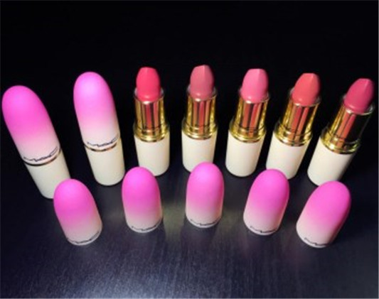 化妆新手必备7种化妆品 新手入门化妆顺序  新手 必备化妆品 彩妆 第3张