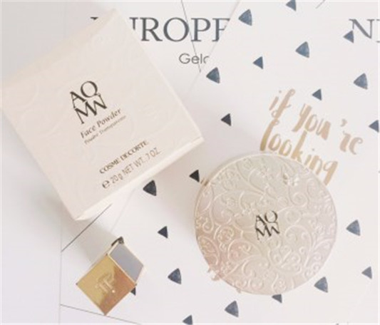 什么牌子的散粉好用不伤皮肤  好用 散粉 不伤皮肤 彩妆 第4张