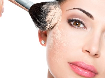 用了粉饼还要用散粉吗，深入解析粉饼散粉