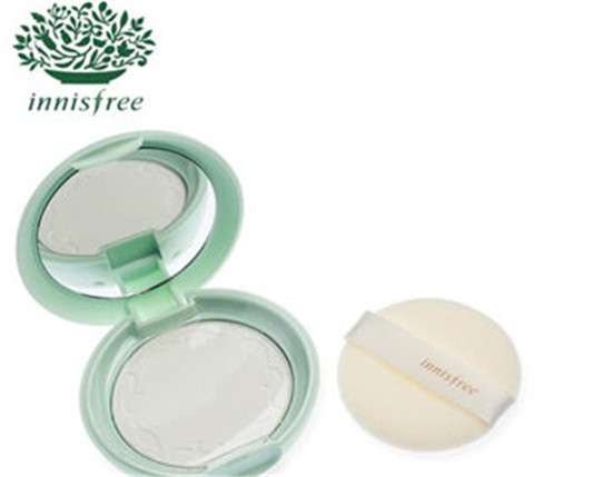 什么定妆粉好用不脱妆 几款口碑不错的品牌推荐  定妆粉 脱妆 彩妆 第2张