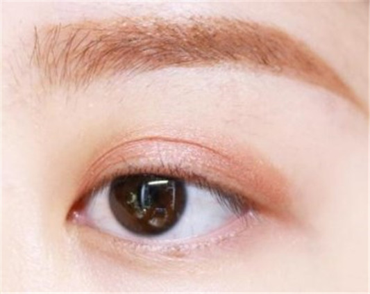 2018最新最流行的眉毛 眉毛类型大全  眉毛 类型 2018 彩妆 第5张