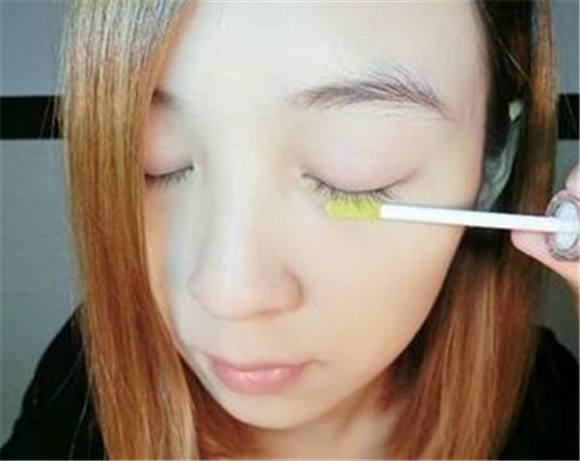 韩国睫毛增长液哪款好 怎么使用增长液 睫毛增长液 韩国 彩妆 第5张 韩国睫毛增长液哪款好 怎么使用增长液 睫毛增长液 韩国 彩妆 第5张