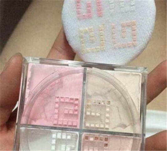 黛珂和纪梵希散粉对比 两者哪款好用呢 黛珂 纪梵希 散粉 彩妆 第5张 黛珂和纪梵希散粉对比 两者哪款好用呢 黛珂 纪梵希 散粉 彩妆 第5张