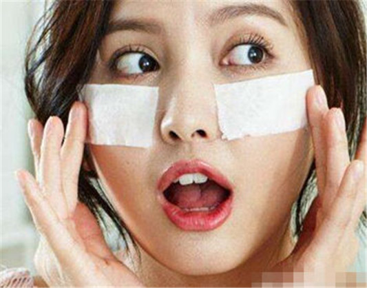 涂完粉底液用什么控油 夏日底妆控油秘诀 粉底液 控油 夏日 彩妆 第6张 涂完粉底液用什么控油 夏日底妆控油秘诀 粉底液 控油 夏日 彩妆 第6张