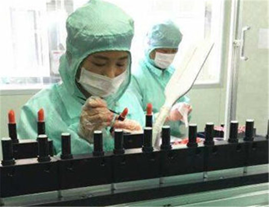 自己自制口红怎么杀菌 安全diy口红方法 口红 自制 方法 彩妆 第6张 自己自制口红怎么杀菌 安全diy口红方法 口红 自制 方法 彩妆 第6张