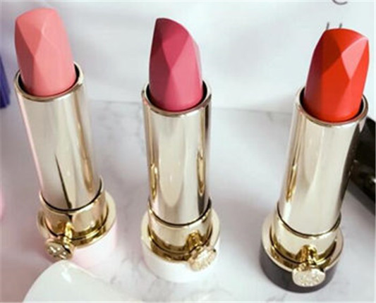 世界十大顶级口红品牌排行榜之奢华美唇品 口红 顶级 排行榜 彩妆 第7张 世界十大顶级口红品牌排行榜之奢华美唇品 口红 顶级 排行榜 彩妆 第7张