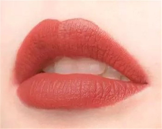 2020年最火的口红颜色 最受欢迎的口红色号  口红 最受欢迎 彩妆 第4张