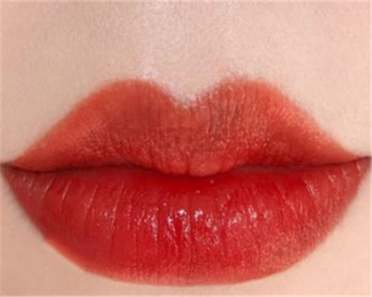 2020年最火的口红颜色 最受欢迎的口红色号  口红 最受欢迎 彩妆 第5张
