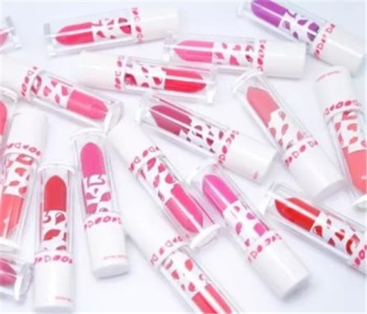 不输大牌10种平价口红 平价口红10强 口红 平价 大牌 彩妆 第6张 不输大牌10种平价口红 平价口红10强 口红 平价 大牌 彩妆 第6张