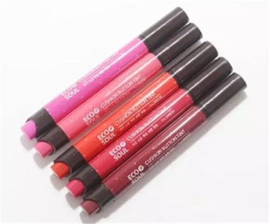 不输大牌10种平价口红 平价口红10强 口红 平价 大牌 彩妆 第10张 不输大牌10种平价口红 平价口红10强 口红 平价 大牌 彩妆 第10张