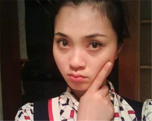 黑眼圈用什么颜色遮瑕膏 遮瑕的方法是什么  遮瑕膏 黑眼圈 方法 彩妆 第3张