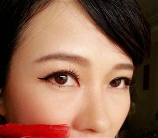 和黑发最配的眉毛颜色应该怎么选好看  眉毛 黑发 颜色 彩妆 第3张