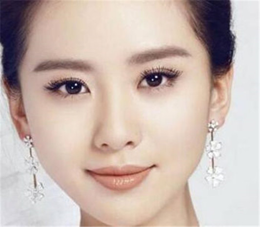 和黑发最配的眉毛颜色应该怎么选好看  眉毛 黑发 颜色 彩妆 第4张