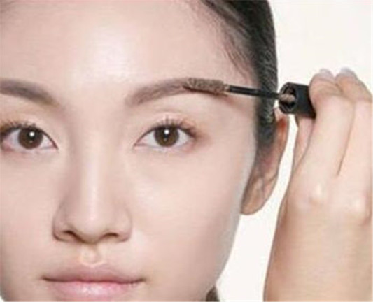 和黑发最配的眉毛颜色应该怎么选好看  眉毛 黑发 颜色 彩妆 第5张