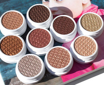 眼影不上色怎么回事，不同眼影的上色方法  眼影 方法 不上色 彩妆 第2张