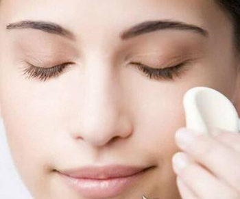 液体眼影怎么卸干净，不同卸妆产品的用法