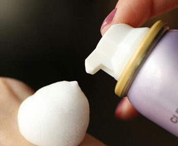 液体眼影怎么卸干净，不同卸妆产品的用法  液体眼影 卸妆 彩妆 第2张