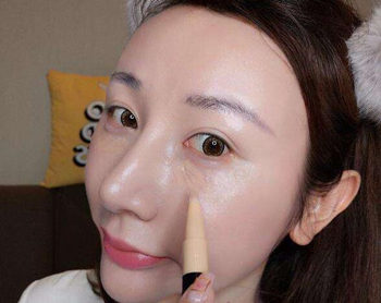 爱茉莉遮瑕笔好用吗，价格是多少钱  爱茉莉 遮瑕笔 多少钱 彩妆 第4张